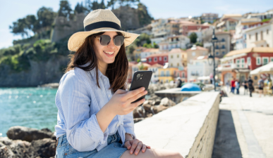 Women traveling on phone